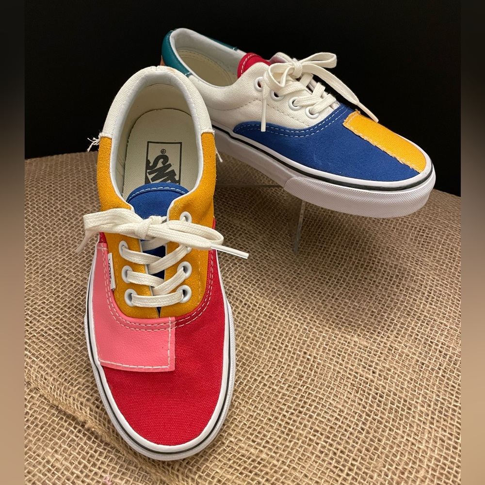 Kids Vans Era 10 size 3.5 - EUC